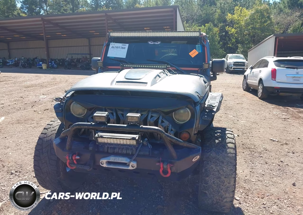 2013 Jeep Wrangler Unlimited Sahara VIN:1C4HJWEG8DL625727 - 6