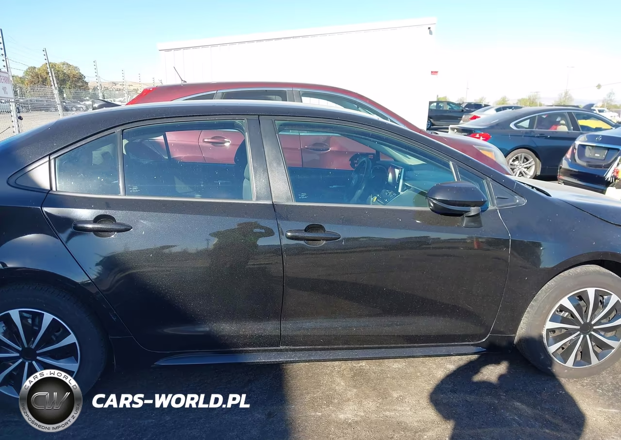 2020 Toyota Corolla Le VIN:5YFEPRAE2LP129920 - 13