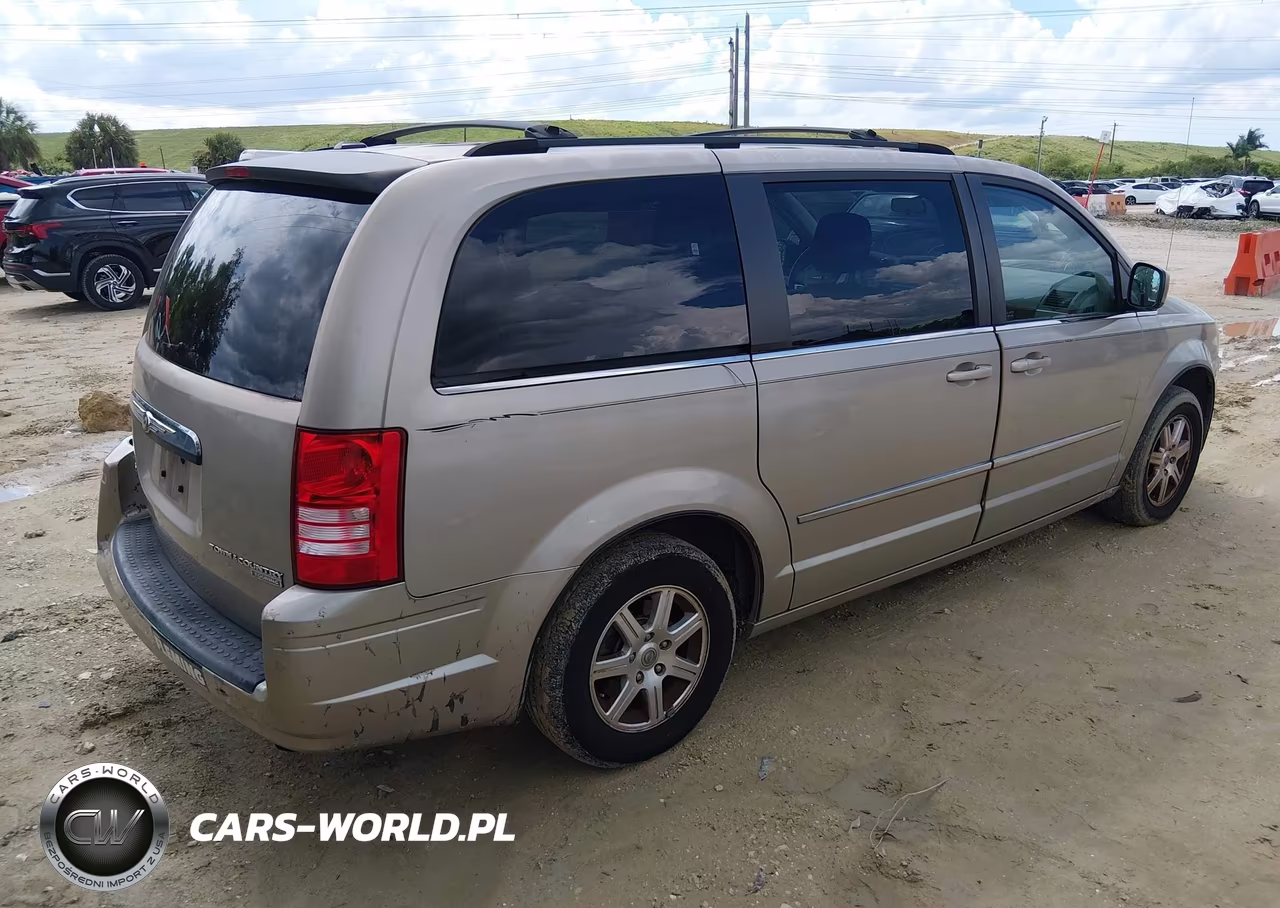 2009 Chrysler Town & Country Touring VIN:2A8HR541X9R592155 - 4