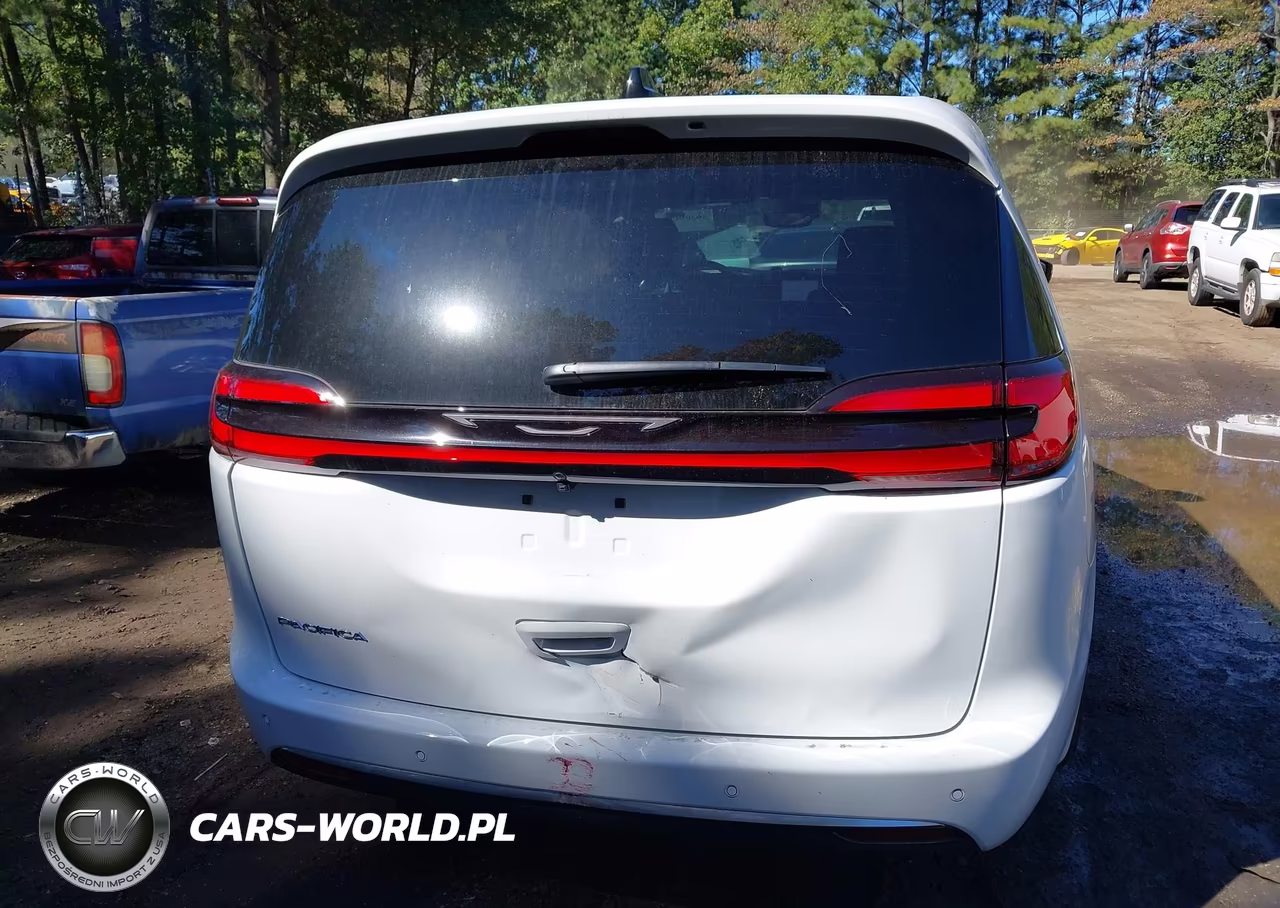 2027 Chrysler Pacifica VIN:2C4RC1BG4VR590893 - 16
