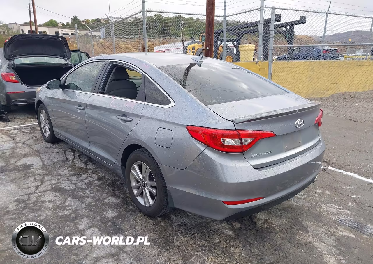 2015 Hyundai Sonata Se VIN:5NPE24AF2FH236252 - 3