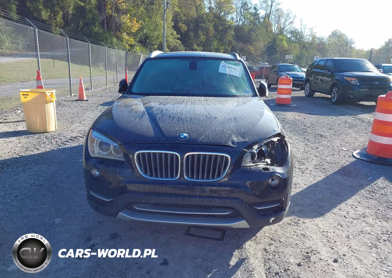 2014 BMW X1 xDrive28I VIN:WBAVL1C54EVY20860 - 12