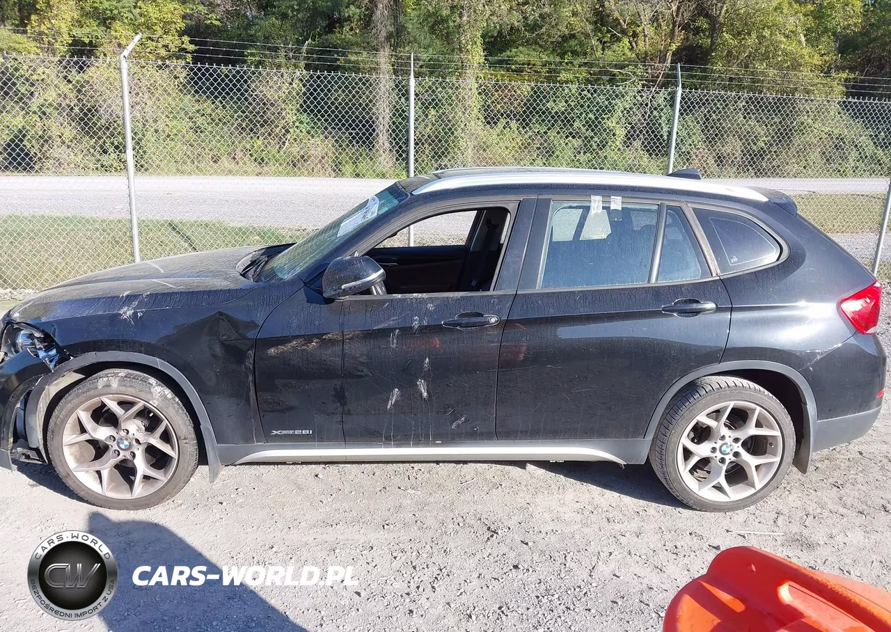 2014 BMW X1 xDrive28I VIN:WBAVL1C54EVY20860 - 14