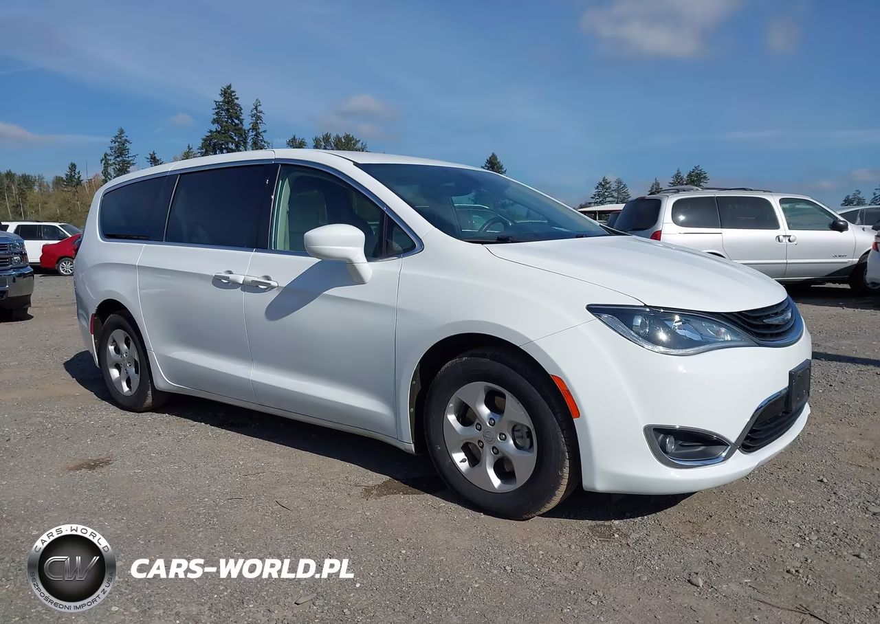 2017 Chrysler Pacifica Hybrid Touring Plus