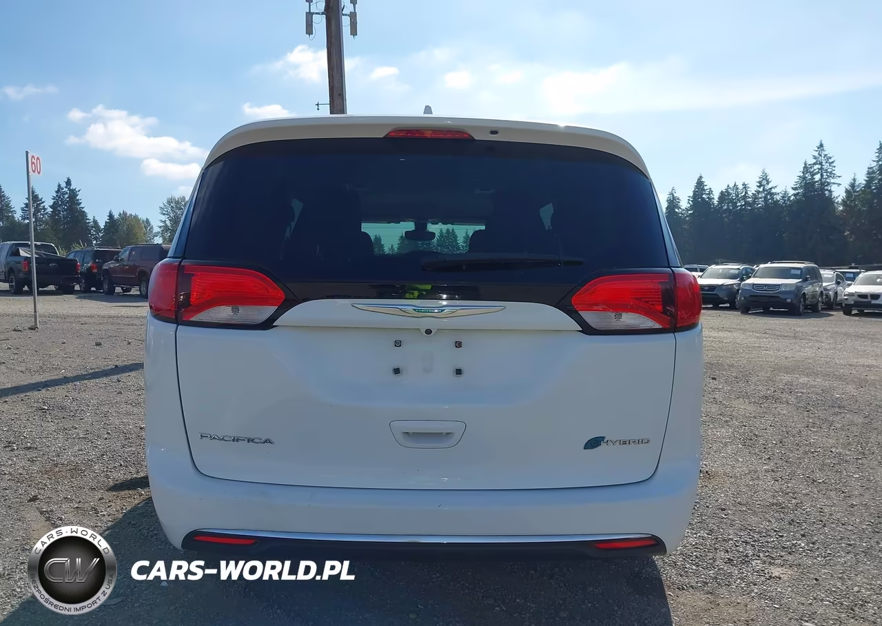2017 Chrysler Pacifica Hybrid Touring Plus VIN:2C4RC1H72HR837310 - 16