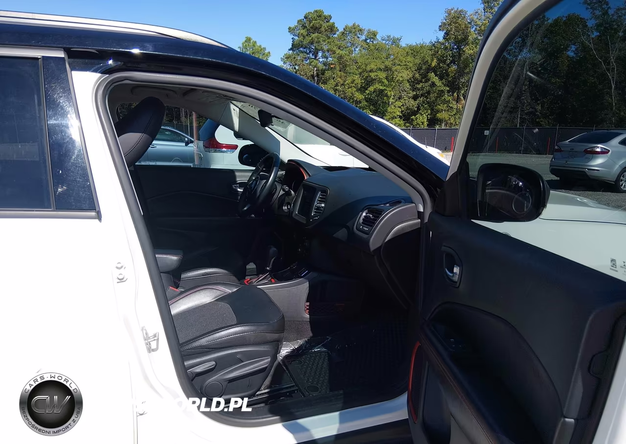 2019 Jeep Compass Trailhawk 4X4 VIN:3C4NJDDB0KT728574 - 5