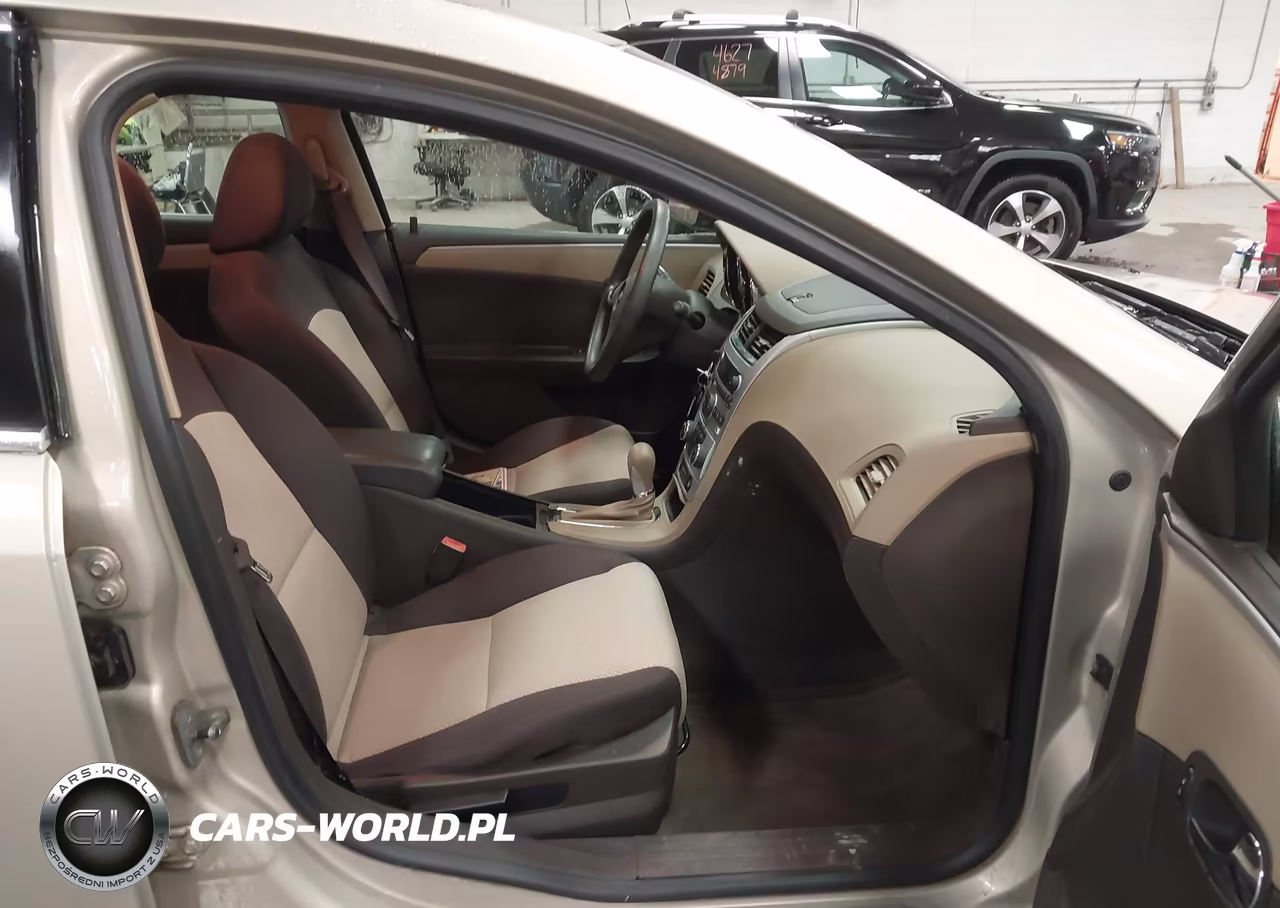 2010 Chevrolet Malibu Hybrid VIN:1G1ZF5EZ3AF109375 - 5