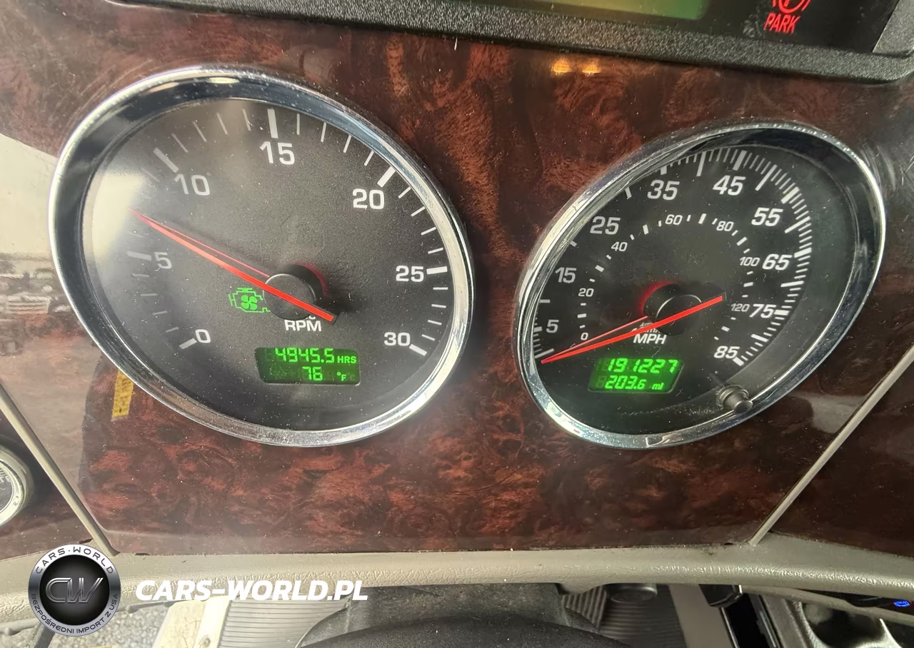 2018 Kenworth T370 Reefer Box Truck VIN:2NKHHJ7X2JM195624 - 7