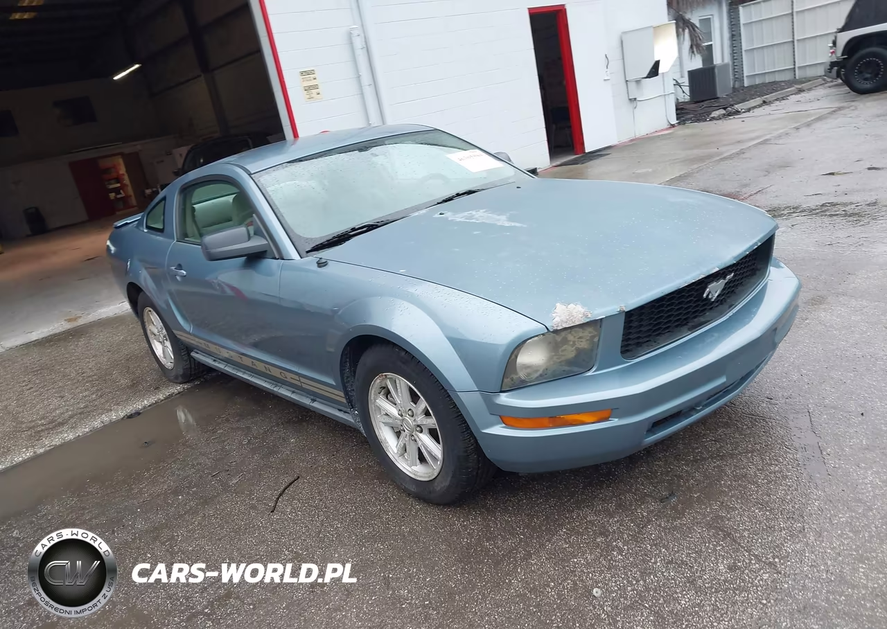 2007 Ford Mustang V6 Deluxe-V6 Premium – zdjęcie 1 z 11