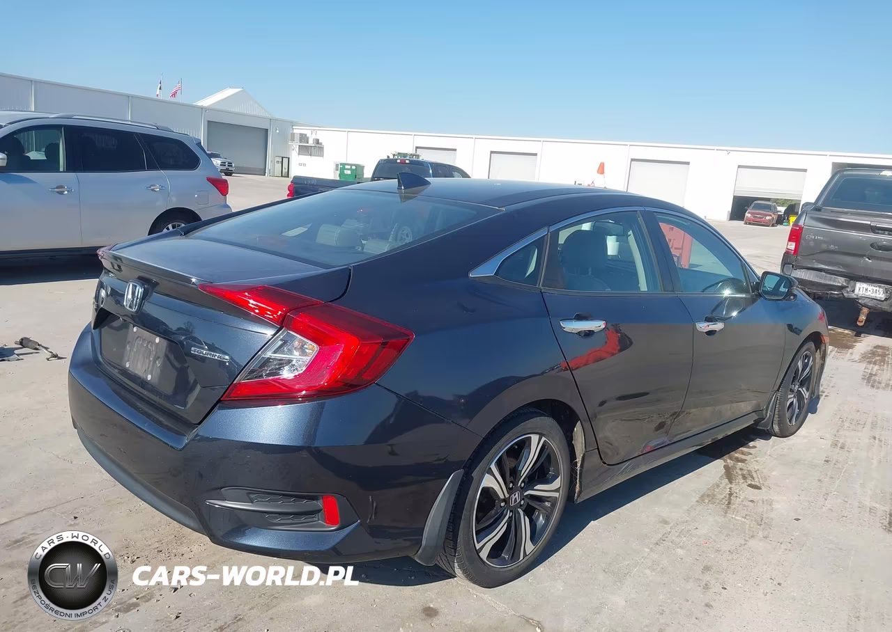2017 Honda Civic Touring VIN:2HGFC1F91HH653300 - 4