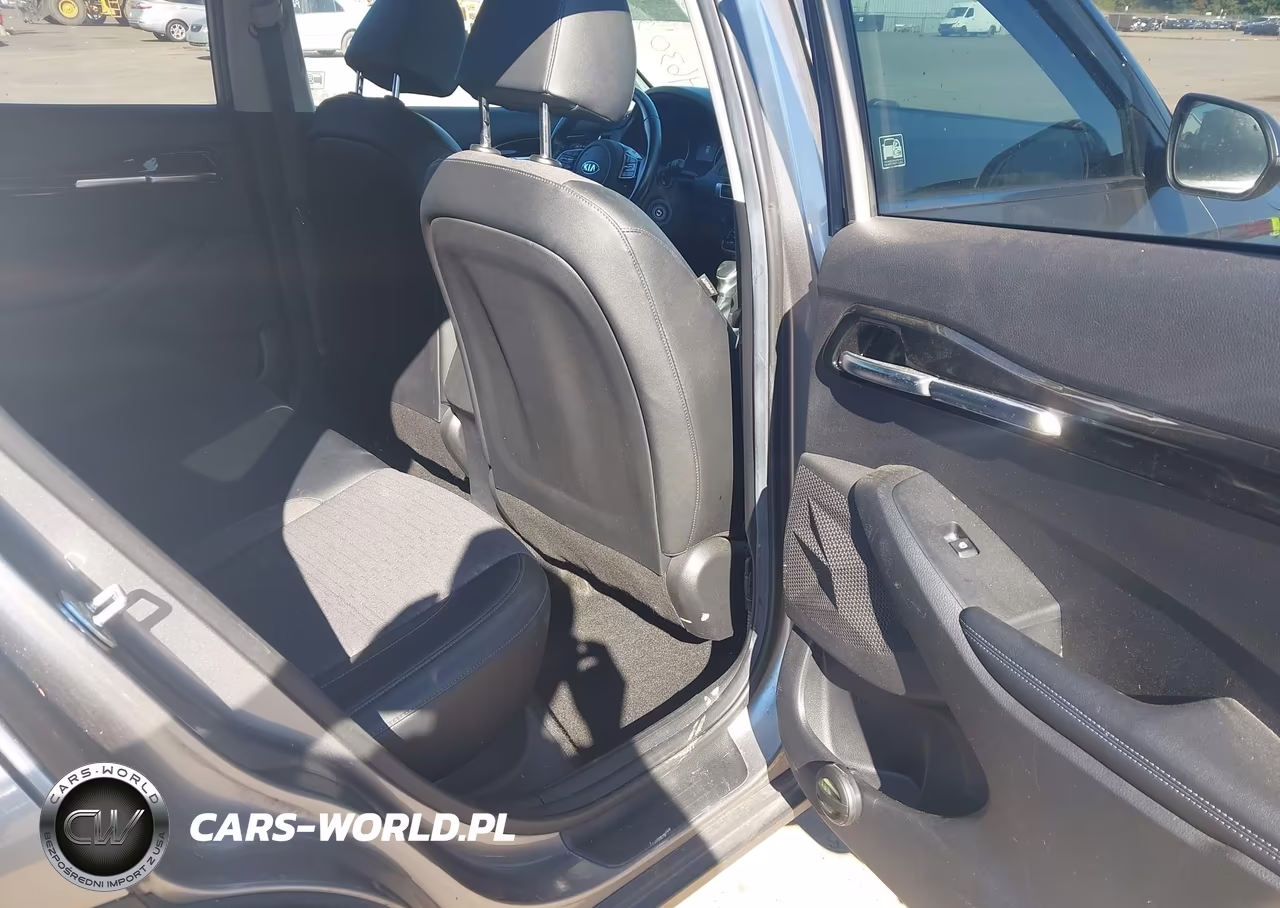 2021 Kia Seltos S VIN:KNDEUCAAXM7069407 - 8