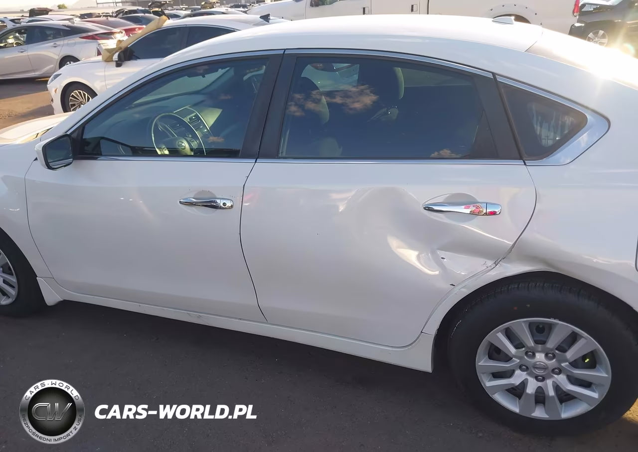 2015 Nissan Altima 2.5 S VIN:1N4AL3AP7FN373028 - 14