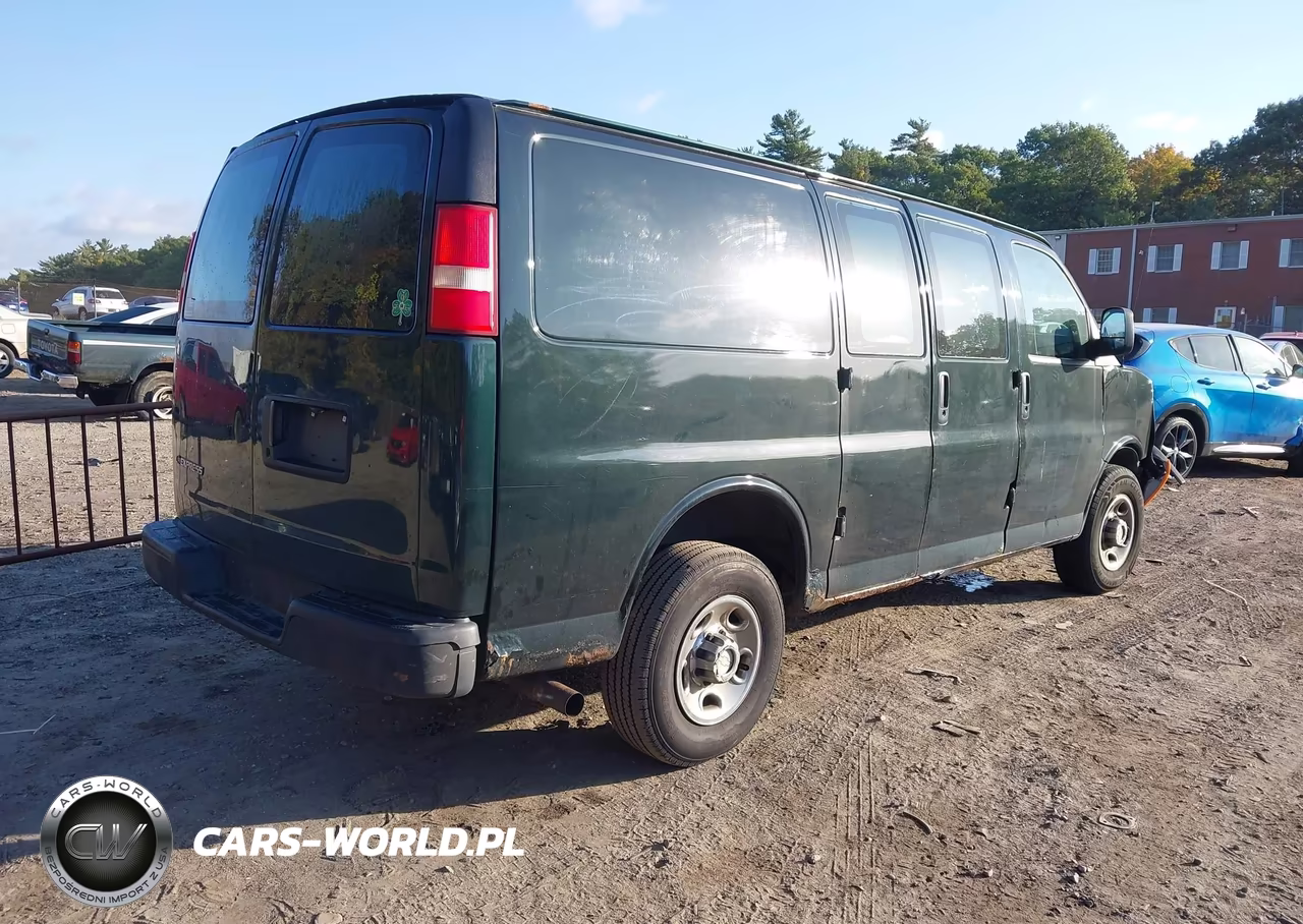 2008 Chevrolet Express Work Van VIN:1GCGG25C081163519 - 4