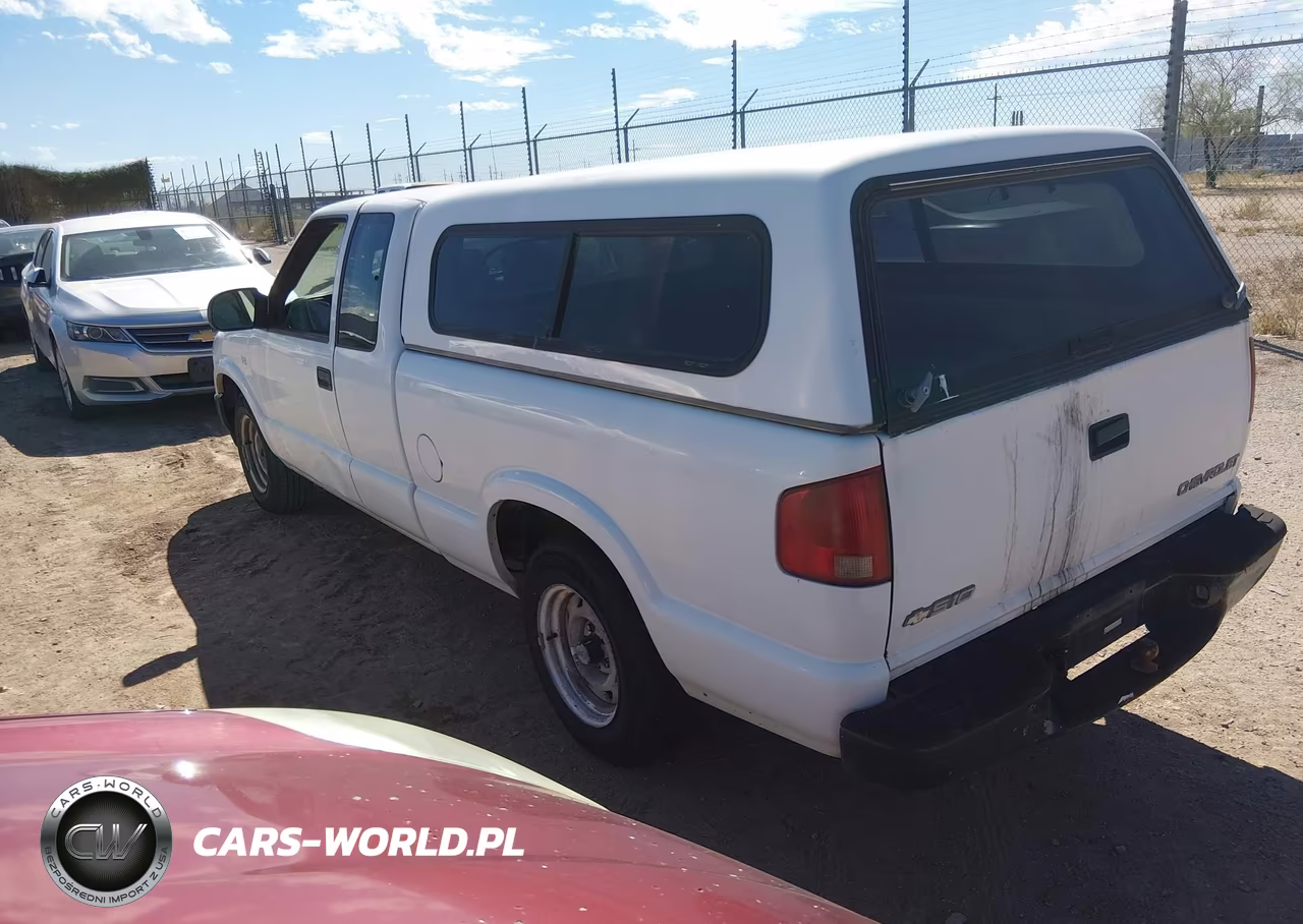 2003 Chevrolet S-10 VIN:1GCCS19XX38218689 - 3