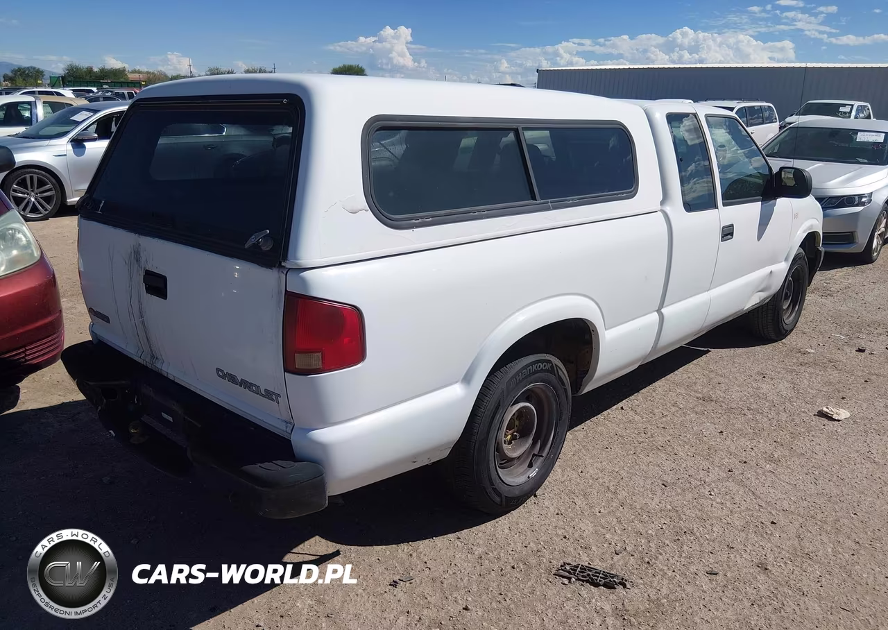 2003 Chevrolet S-10 VIN:1GCCS19XX38218689 - 4