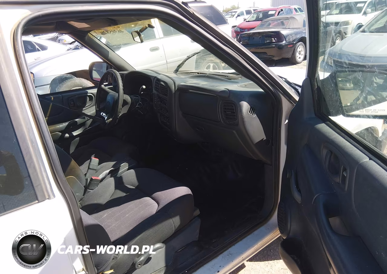 2003 Chevrolet S-10 VIN:1GCCS19XX38218689 - 5