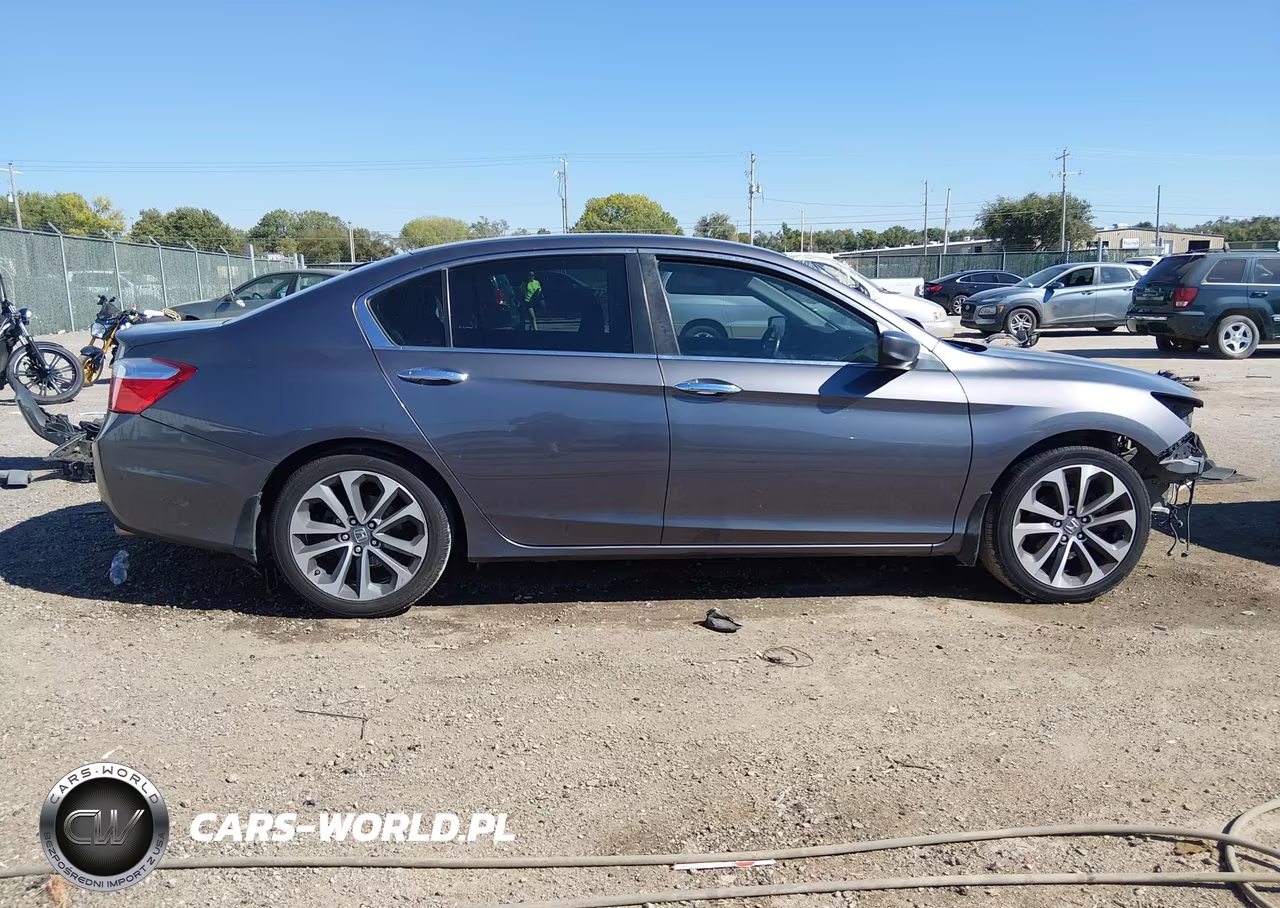 2015 Honda Accord Sport VIN:1HGCR2F55FA090753 - 14