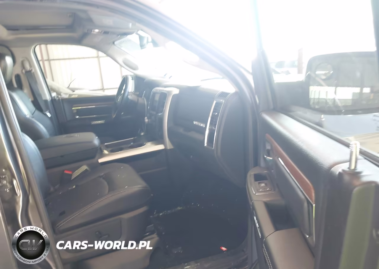 2018 Ram 1500 Laramie 4X2 5'7 Box VIN:1C6RR6NMXJS248233 - 5
