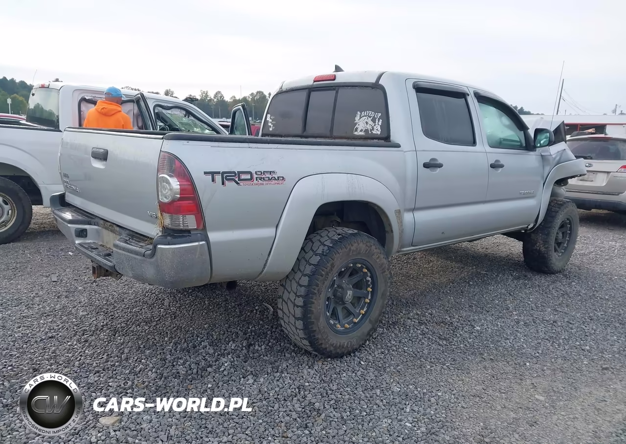 2012 Toyota Tacoma Double Cab VIN:3TMLU4EN7CM094215 - 4