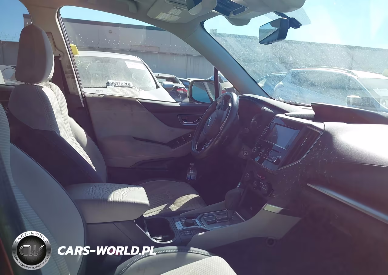 2019 Subaru Forester Premium VIN:JF2SKAEC8KH594743 - 5