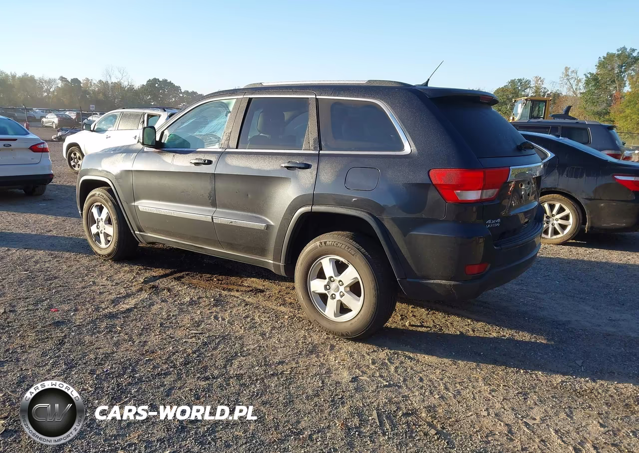 2012 Jeep Grand Cherokee Laredo VIN:1C4RJFAGXCC345204 - 3