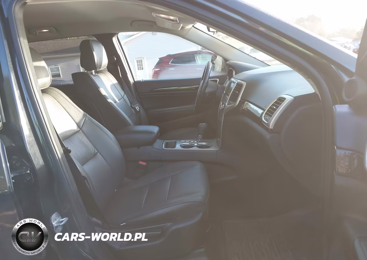 2012 Jeep Grand Cherokee Laredo VIN:1C4RJFAGXCC345204 - 5