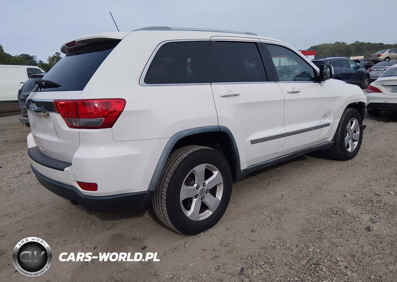 2011 Jeep Grand Cherokee Laredo VIN:1J4RR4GG5BC737603 - 4