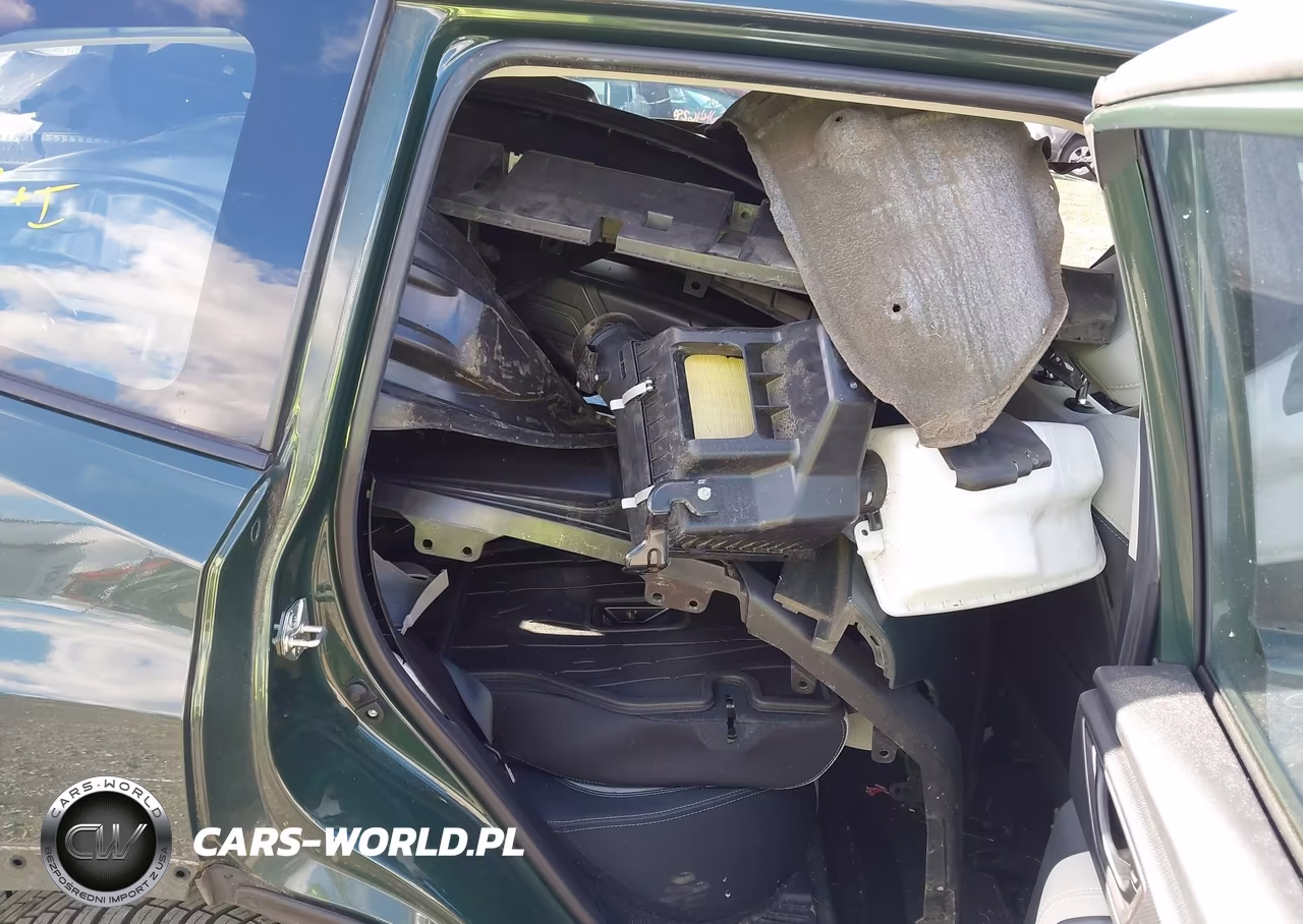 2022 Subaru Forester VIN:JF2SKAAC8NH476623 - 8