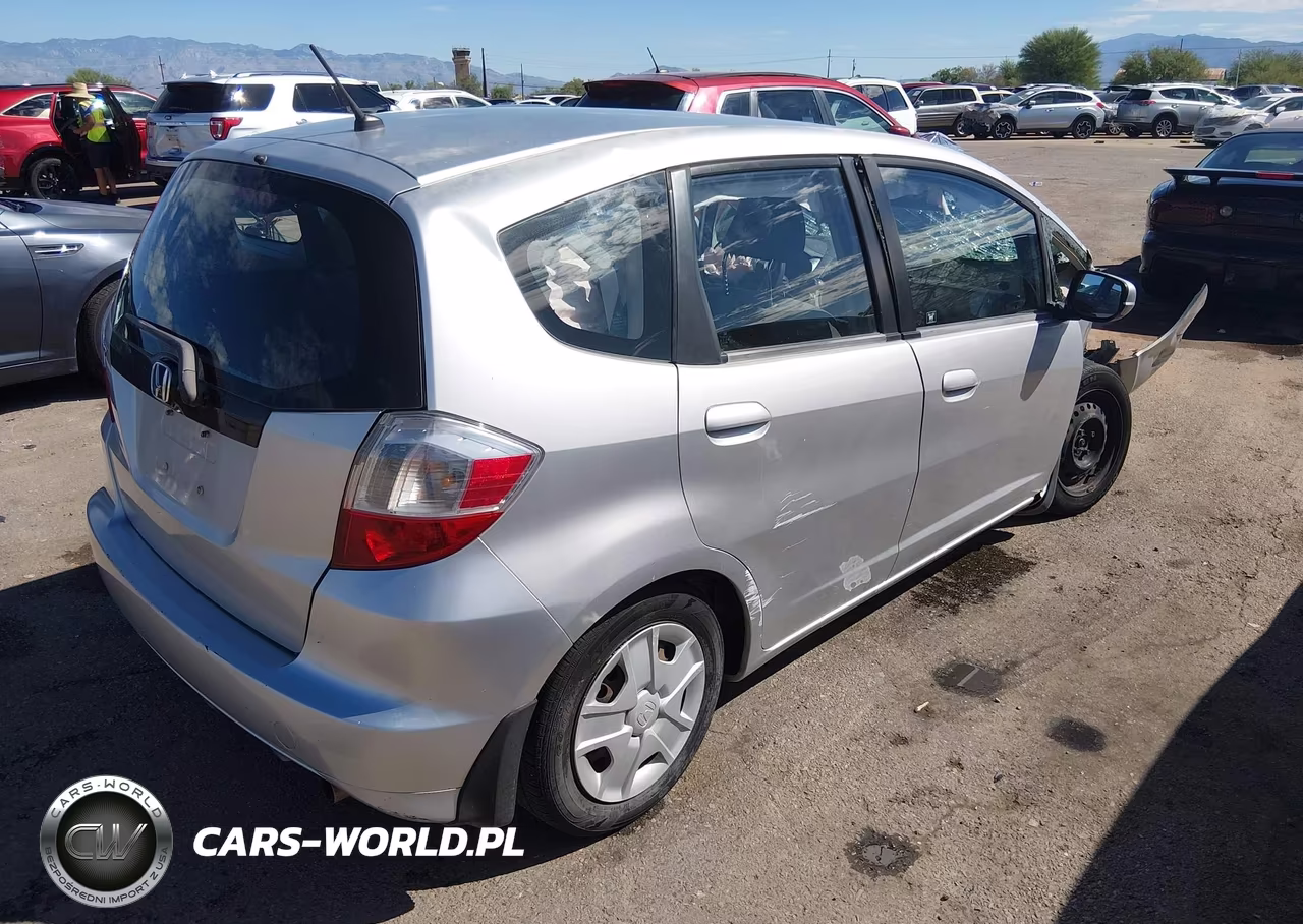 2012 Honda Fit VIN:JHMGE8H34CS004458 - 4