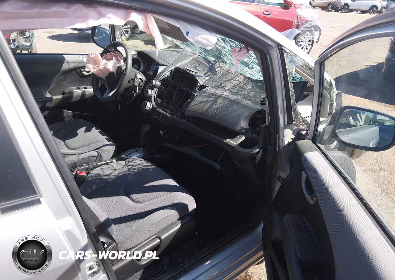 2012 Honda Fit VIN:JHMGE8H34CS004458 - 5