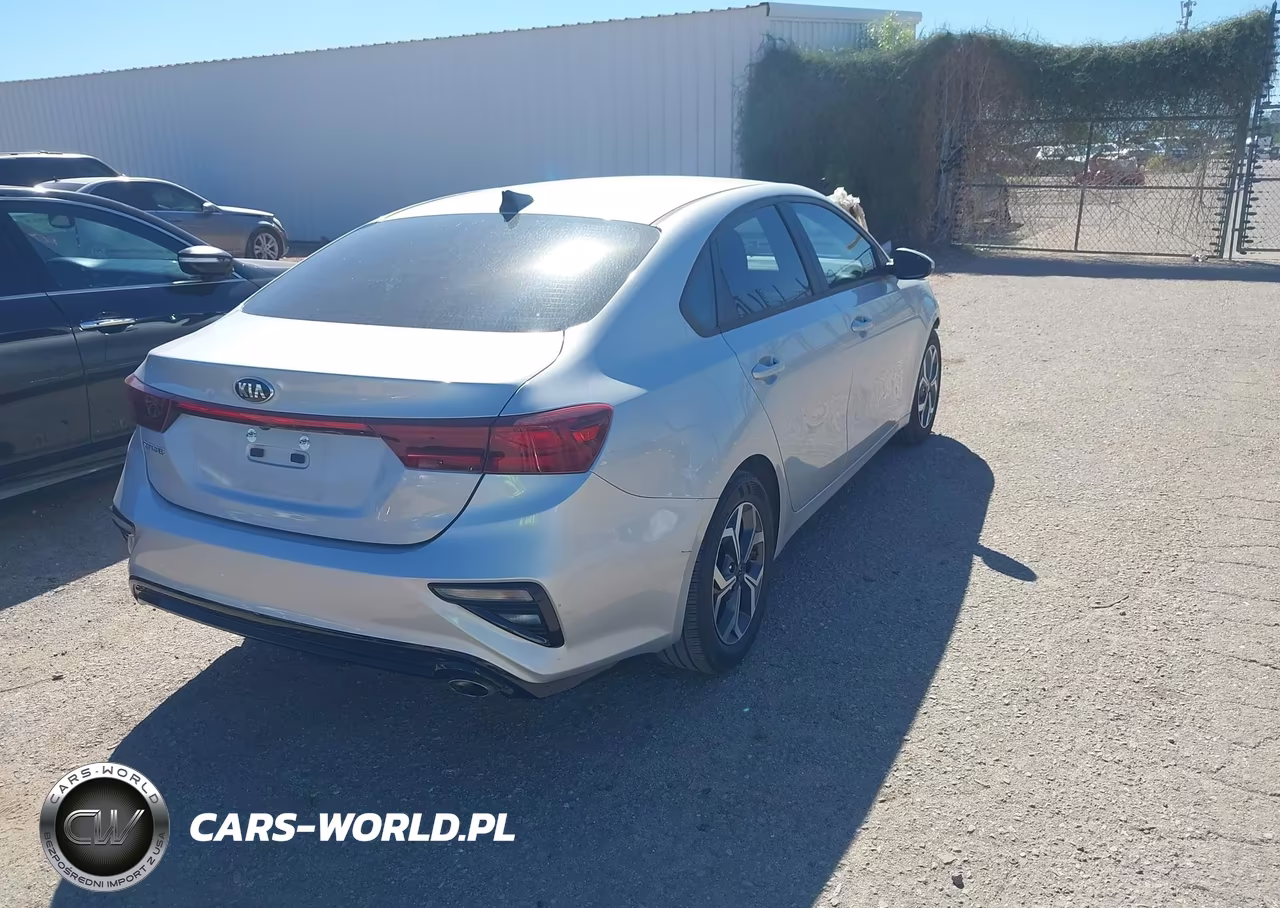 2021 Kia Forte Lxs VIN:3KPF24AD8ME398746 - 4