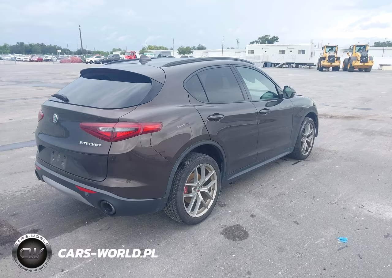 2018 Alfa Romeo Stelvio Ti Sport Awd VIN:ZASFAKNN2J7B72943 - 4
