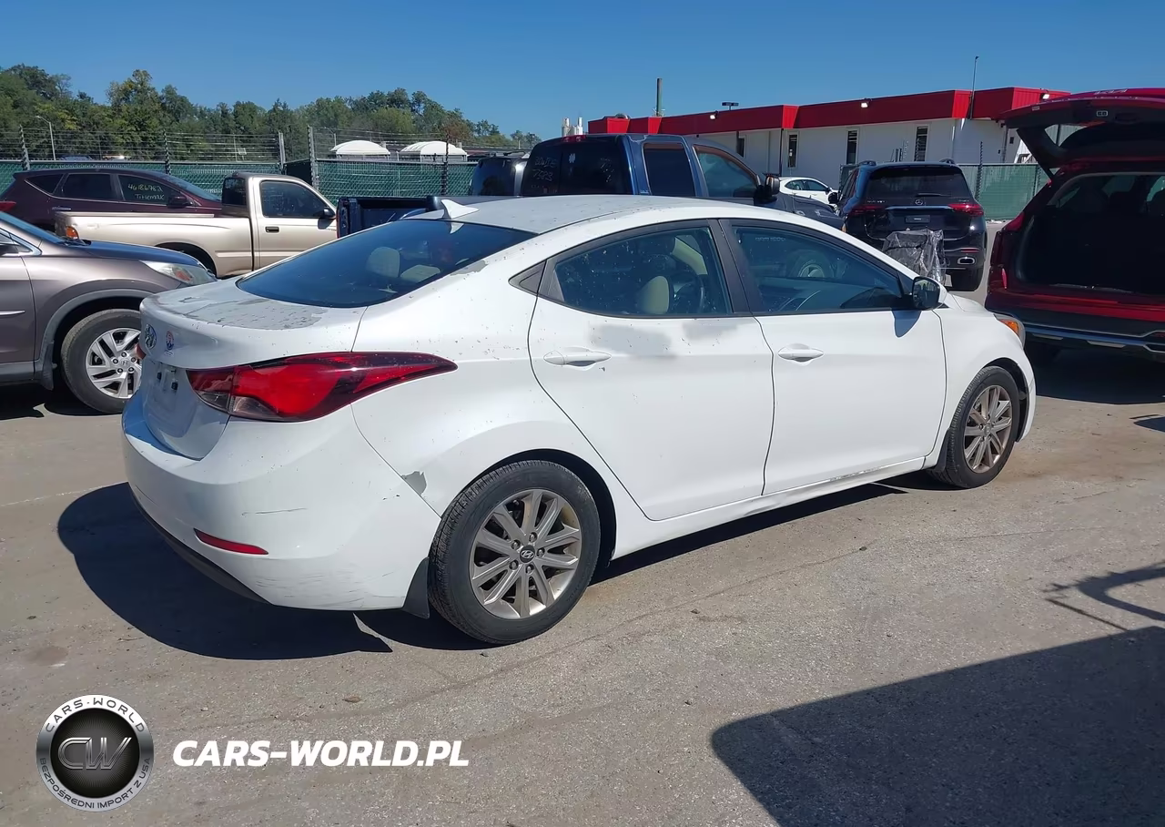 2015 Hyundai Elantra Se VIN:5NPDH4AE9FH576032 - 4