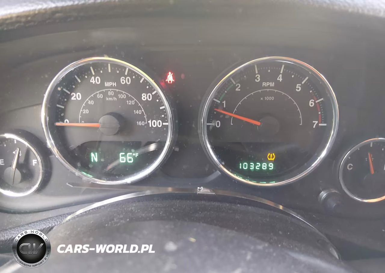 2011 Jeep Wrangler Sport VIN:1J4AA2D10BL547703 - 7