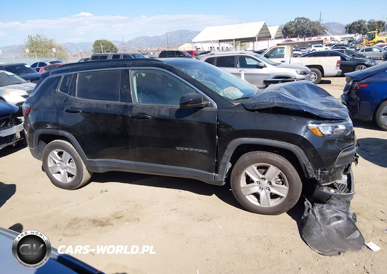 2022 Jeep Compass Latitude 4X4 VIN:3C4NJDBBXNT126756 - 13