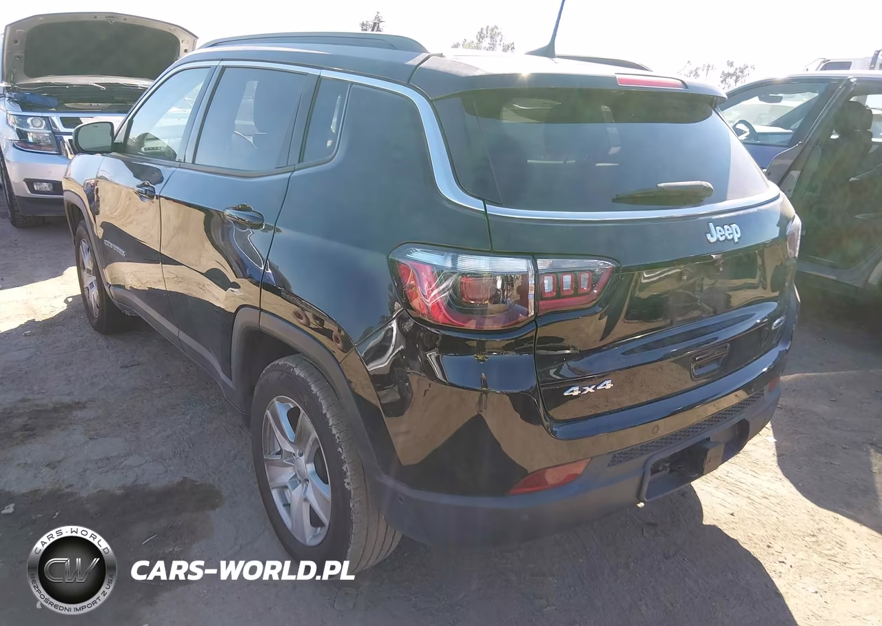 2022 Jeep Compass Latitude 4X4 VIN:3C4NJDBBXNT126756 - 3