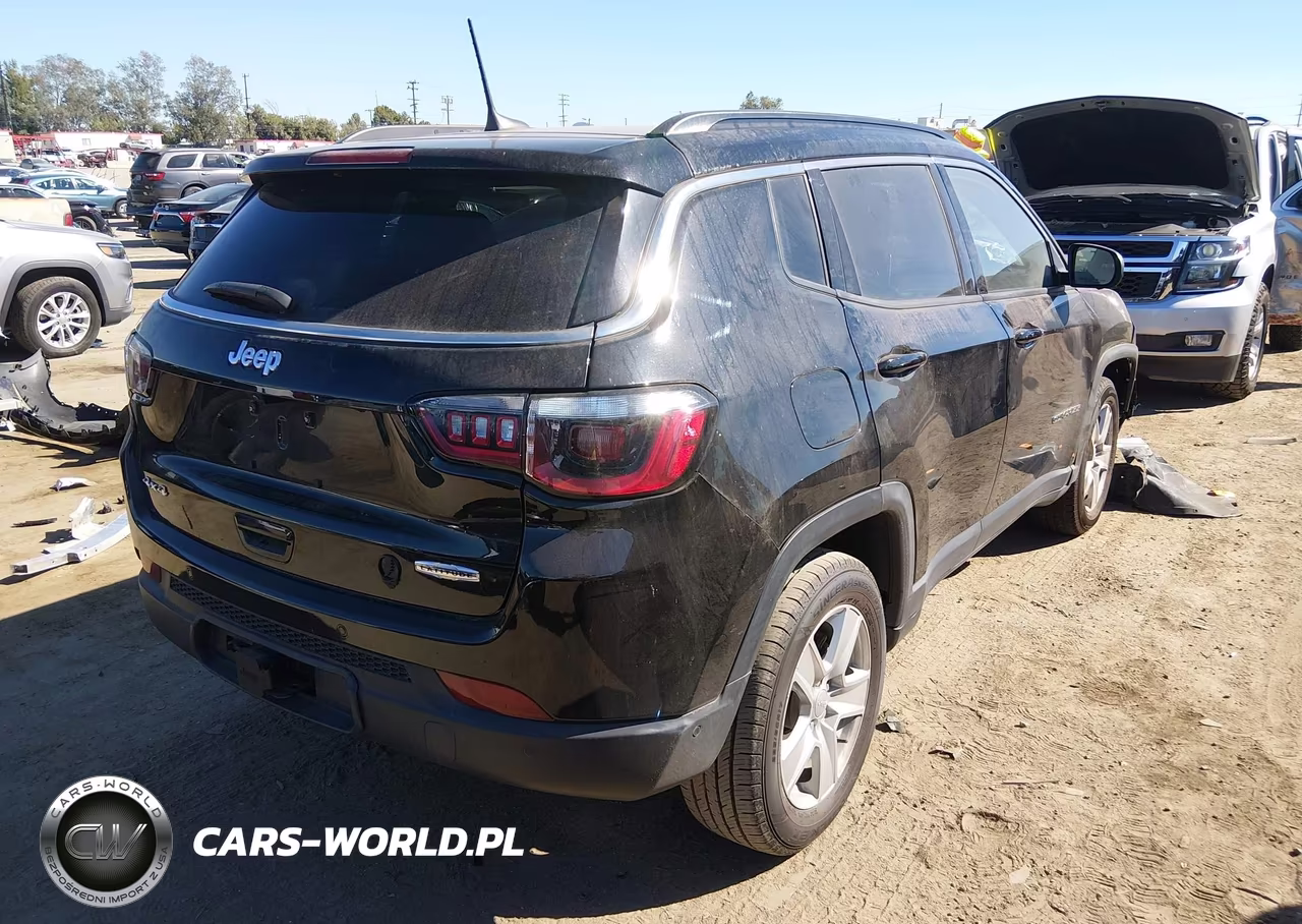 2022 Jeep Compass Latitude 4X4 VIN:3C4NJDBBXNT126756 - 4