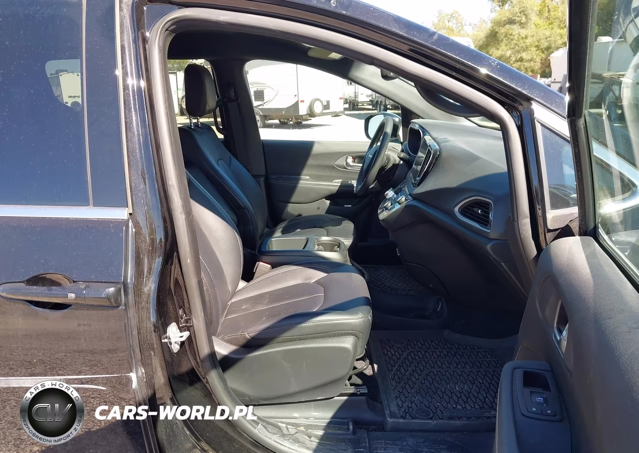 2025 Chrysler Voyager Lx VIN:2C4RC1CG9SR583870 - 5