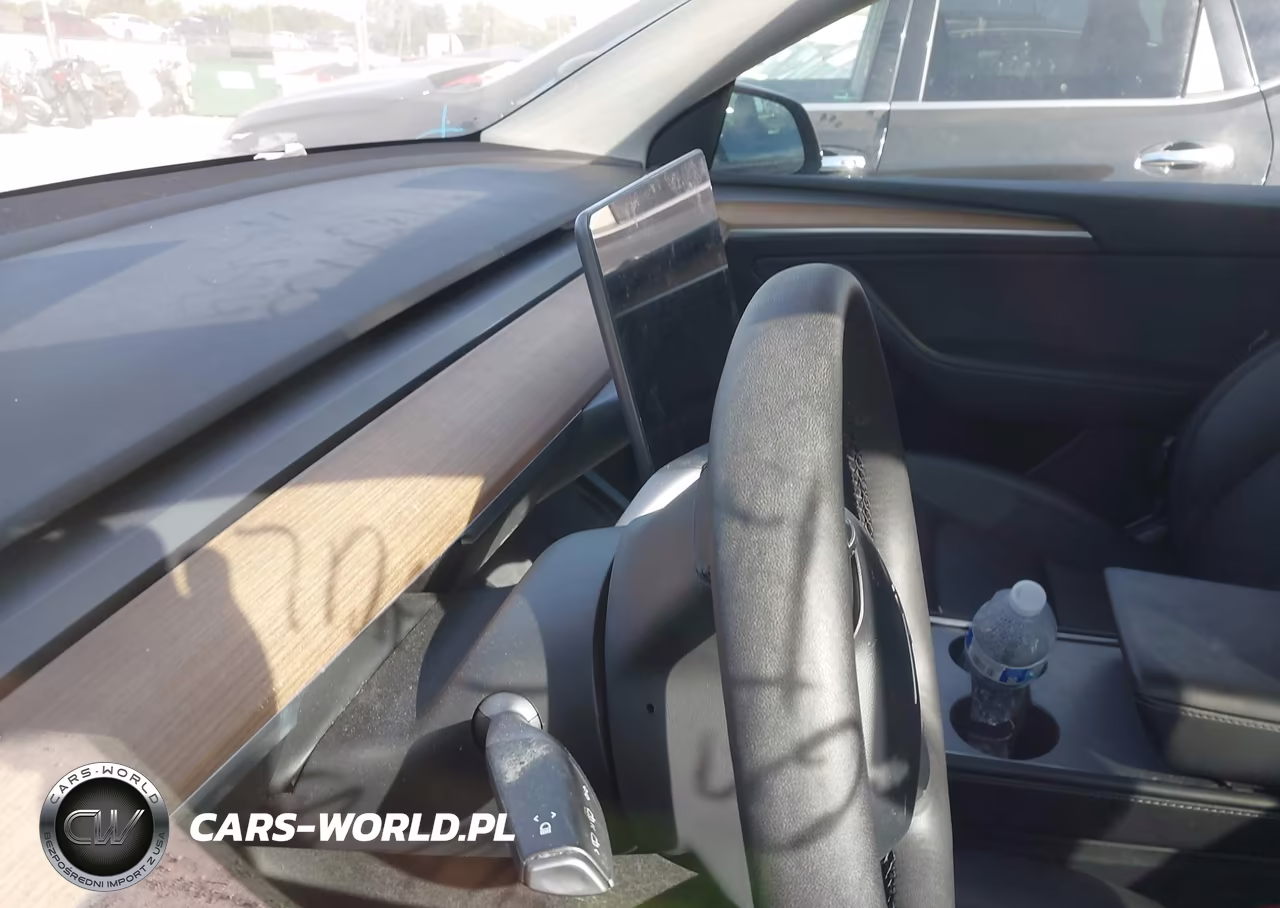 2022 Tesla Model Y Long Range Dual Motor All-Wheel Drive VIN:7SAYGDEE3NA009827 - 16