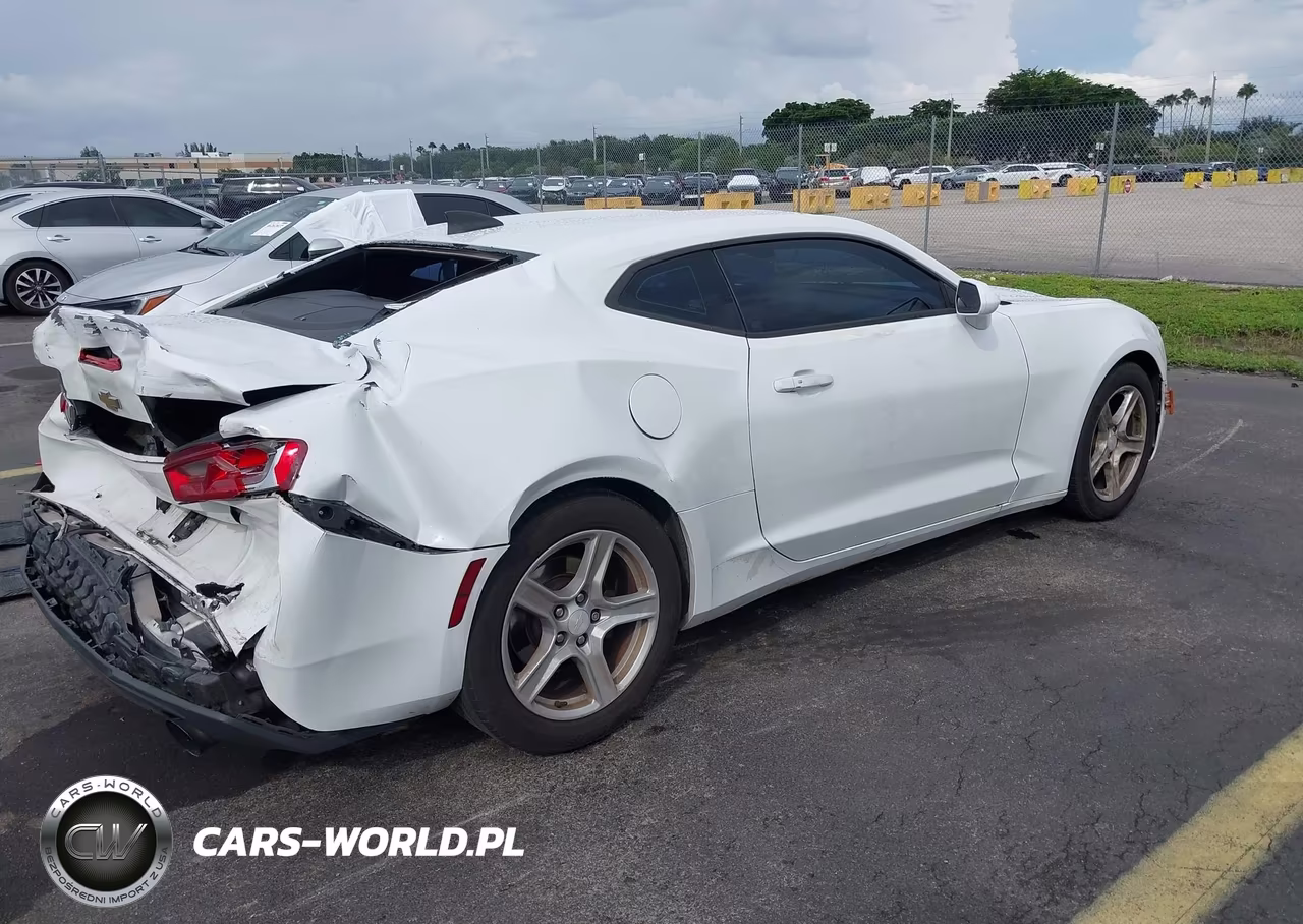 2017 Chevrolet Camaro 1Lt VIN:1G1FB1RX0H0131556 - 4