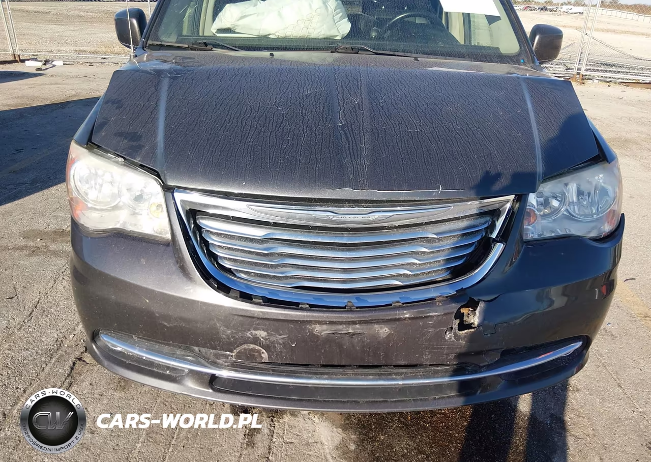 2015 Chrysler Town & Country Touring VIN:2C4RC1BG3FR577392 - 13