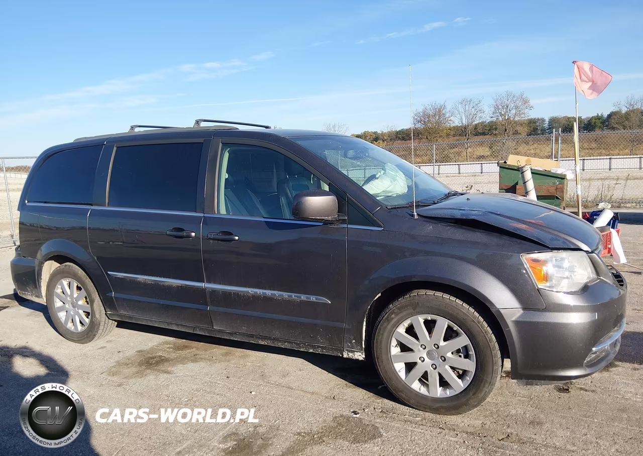 2015 Chrysler Town & Country Touring VIN:2C4RC1BG3FR577392 - 14