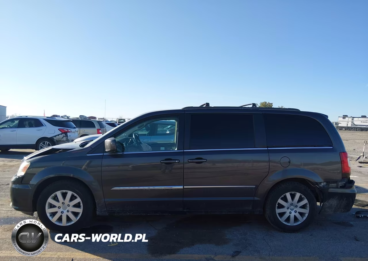 2015 Chrysler Town & Country Touring VIN:2C4RC1BG3FR577392 - 15