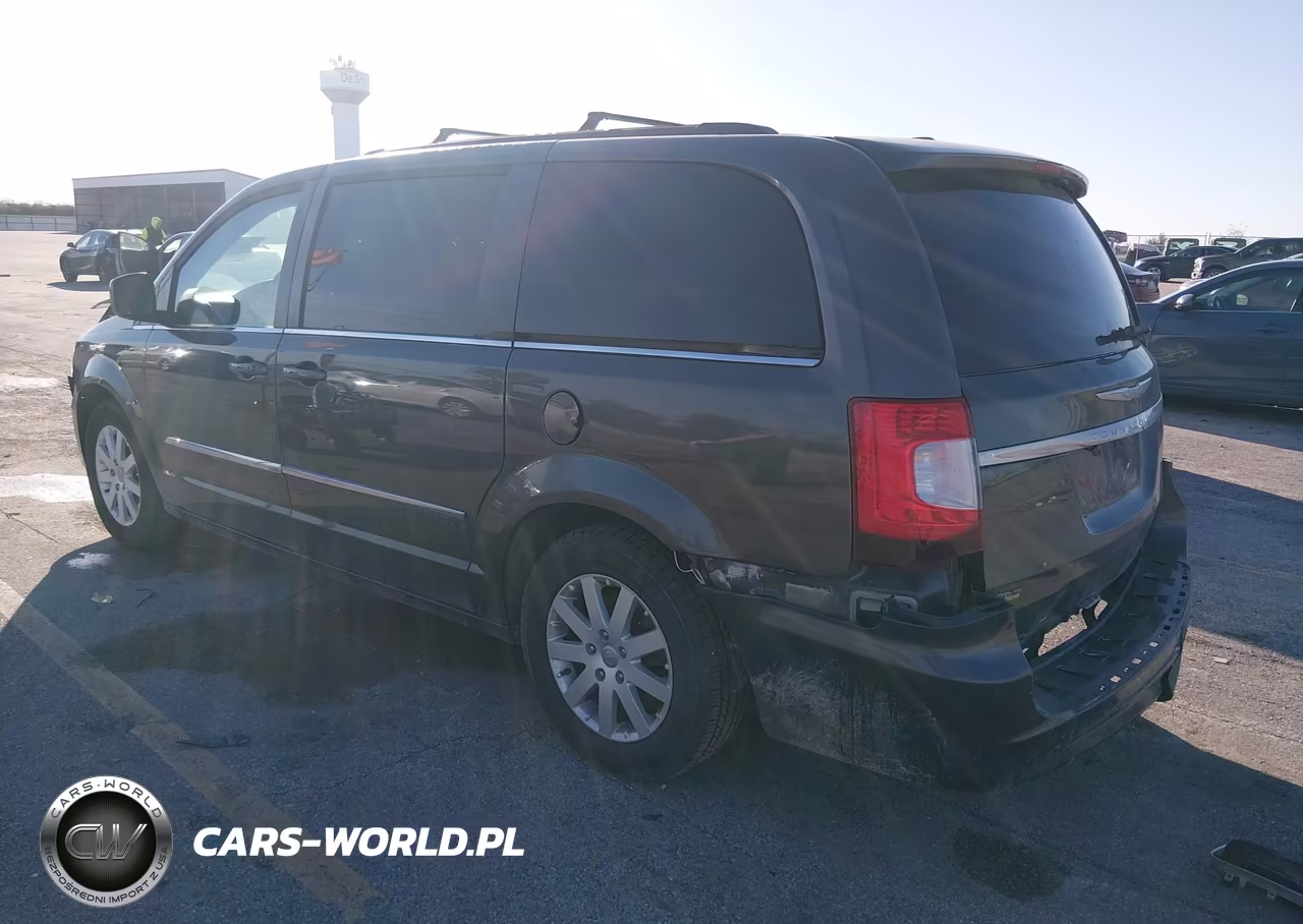 2015 Chrysler Town & Country Touring VIN:2C4RC1BG3FR577392 - 3