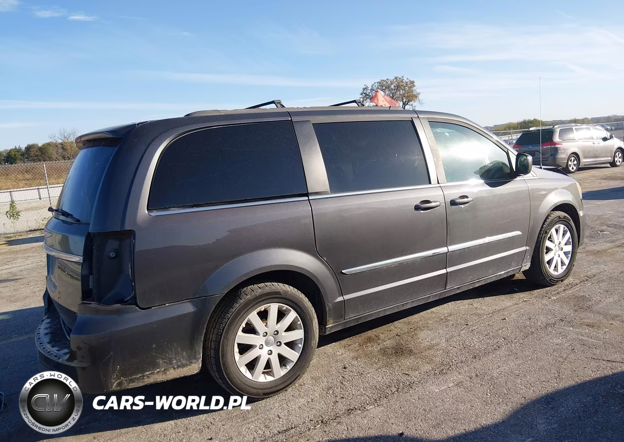 2015 Chrysler Town & Country Touring VIN:2C4RC1BG3FR577392 - 4