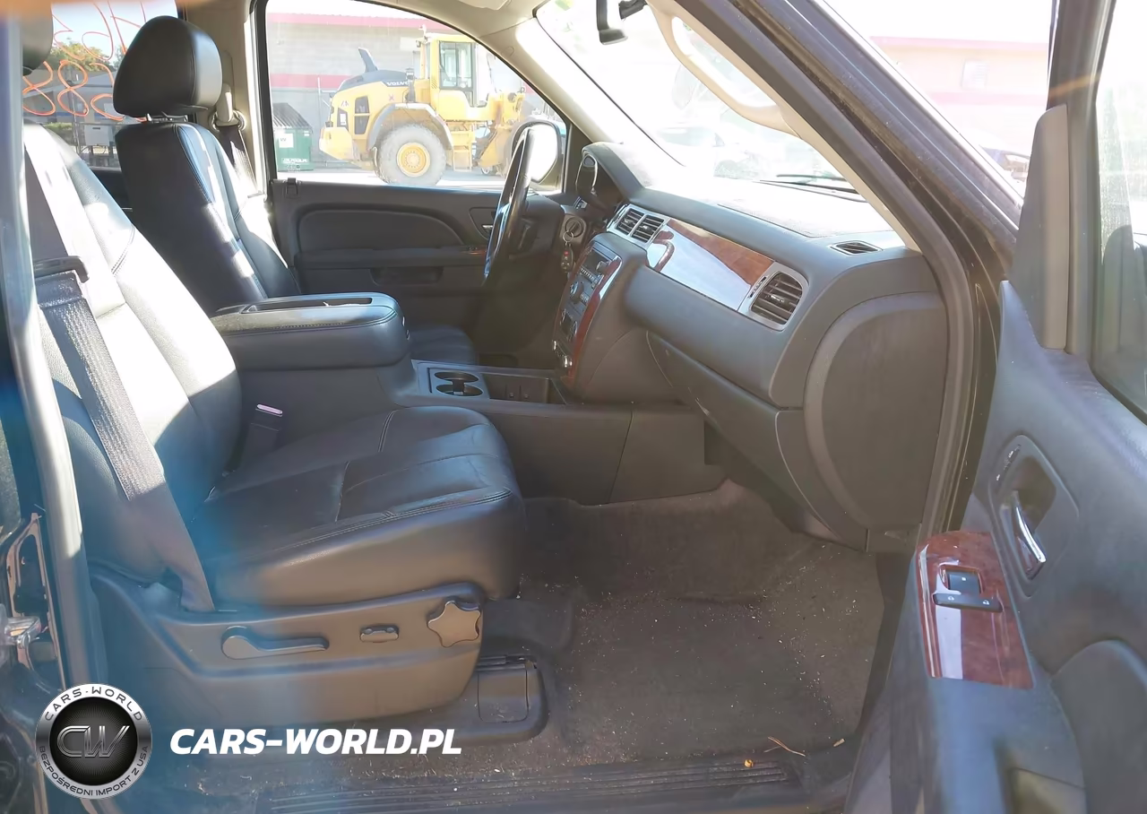 2013 Chevrolet Tahoe Lt VIN:1GNSKBE00DR356982 - 5