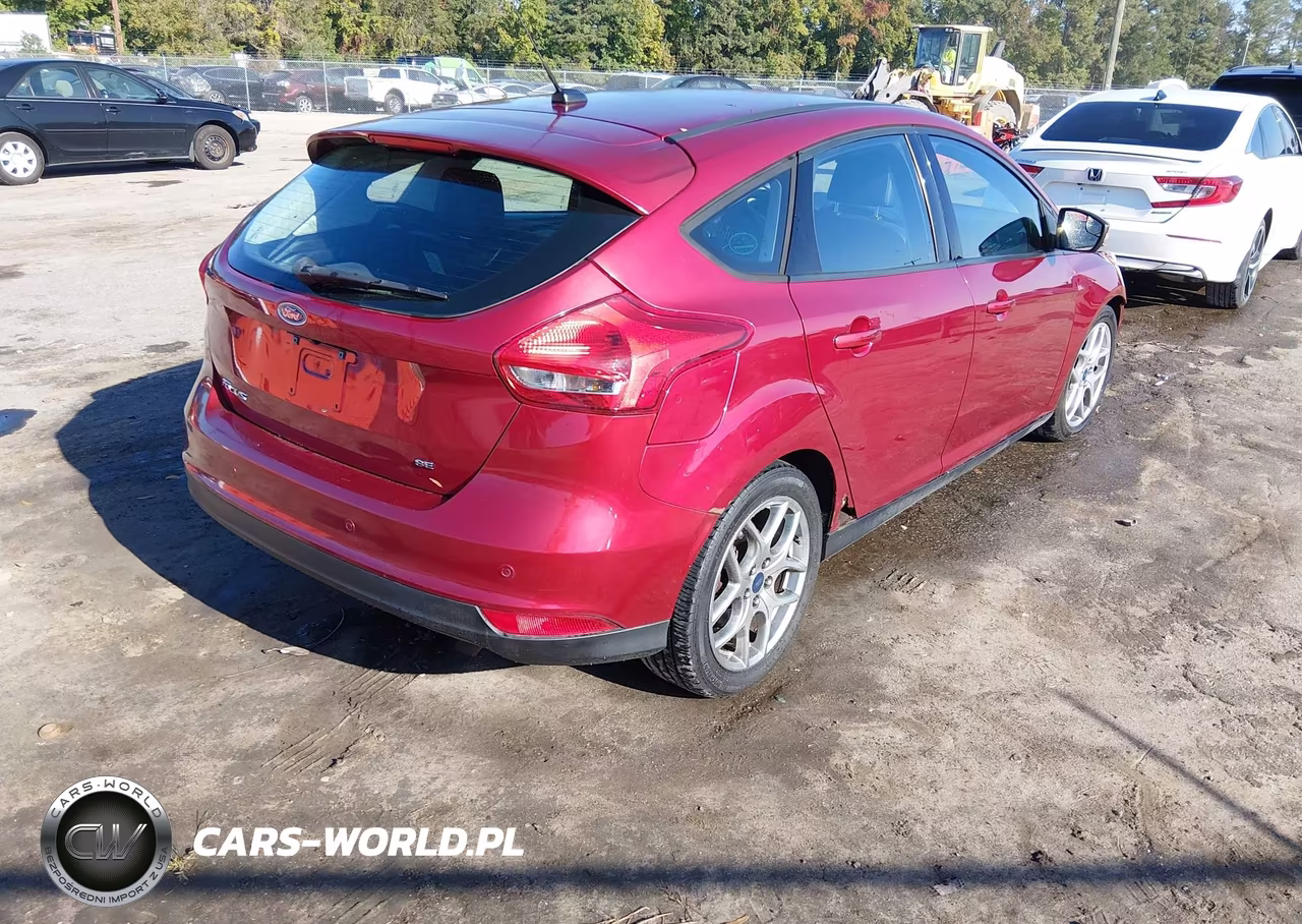2015 Ford Focus Se VIN:1FADP3K27FL373501 - 4