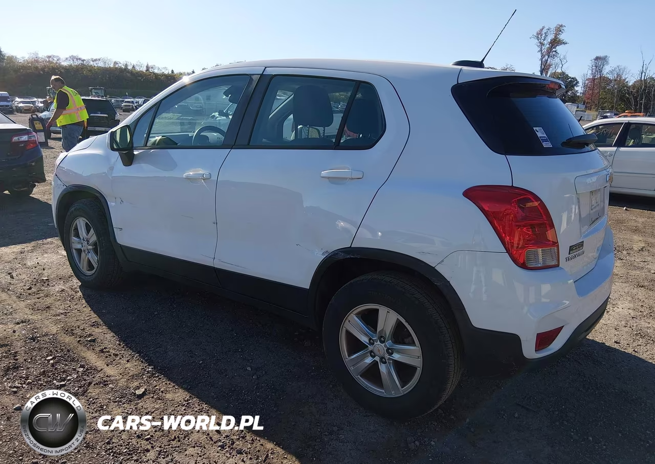 2018 Chevrolet Trax Ls VIN:KL7CJNSB9JB584911 - 3
