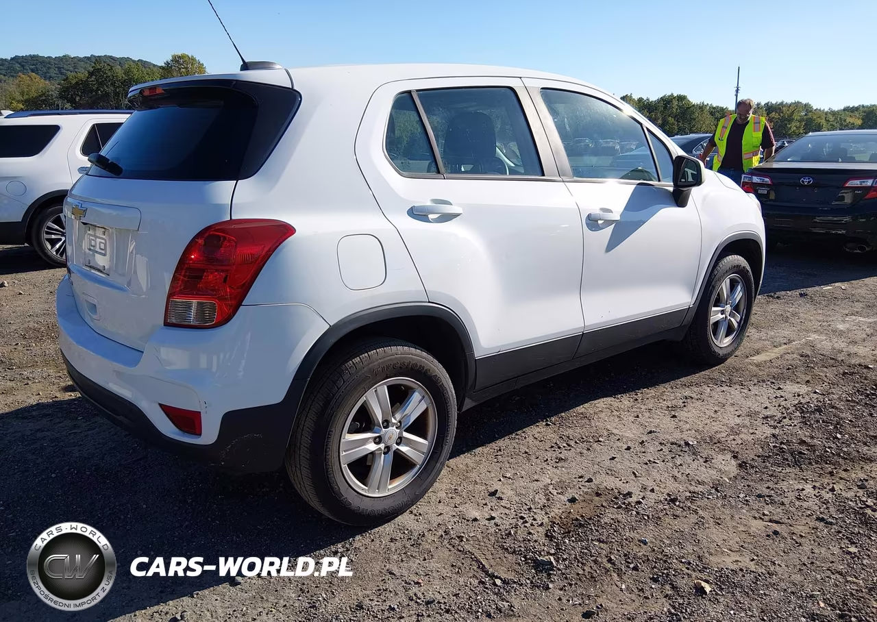 2018 Chevrolet Trax Ls VIN:KL7CJNSB9JB584911 - 4