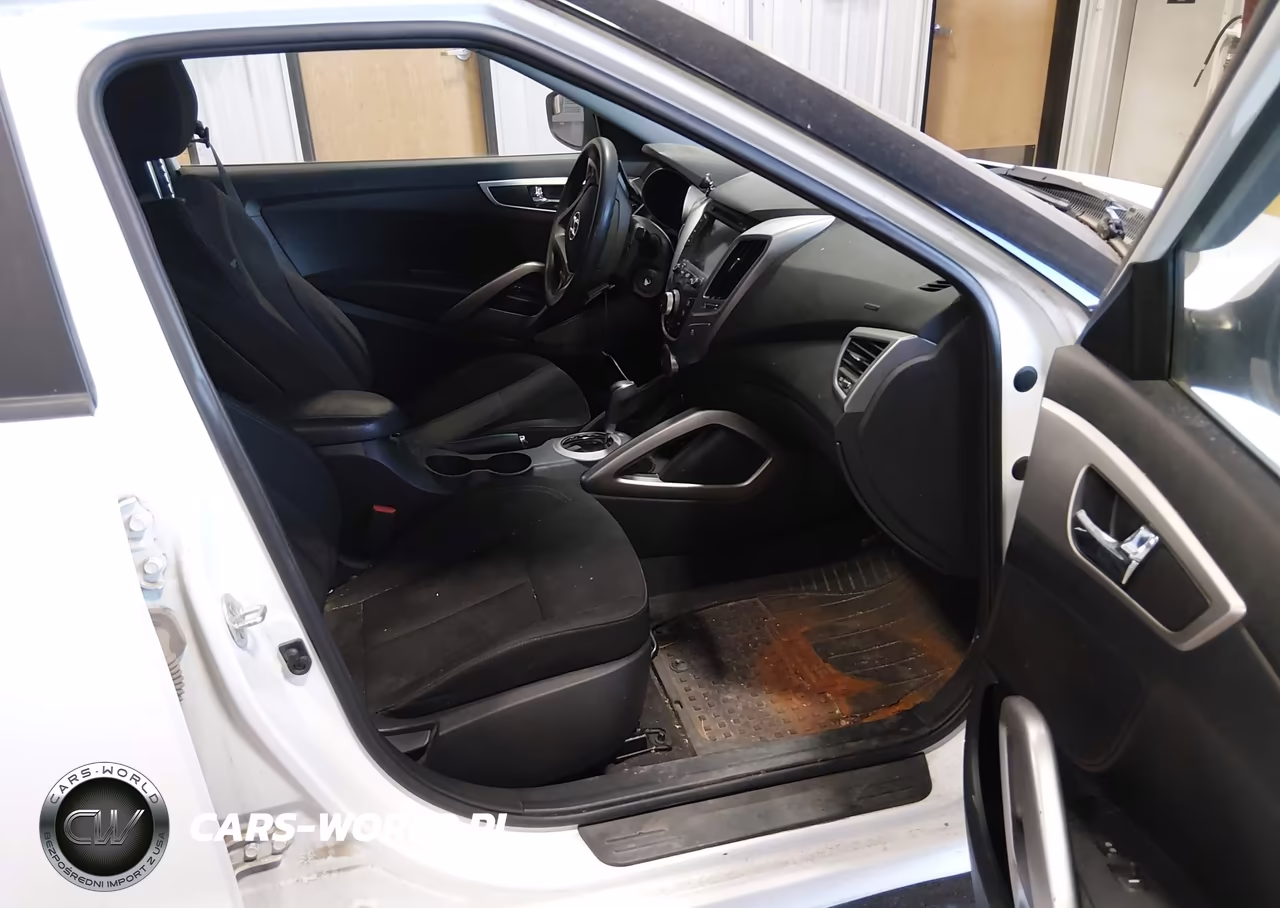 2016 Hyundai Veloster VIN:KMHTC6AD5GU277587 - 5